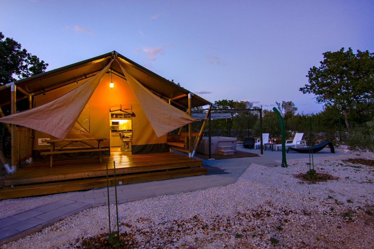 Grande Glamping With Pool Hotel Биоград на Мору Екстериор снимка