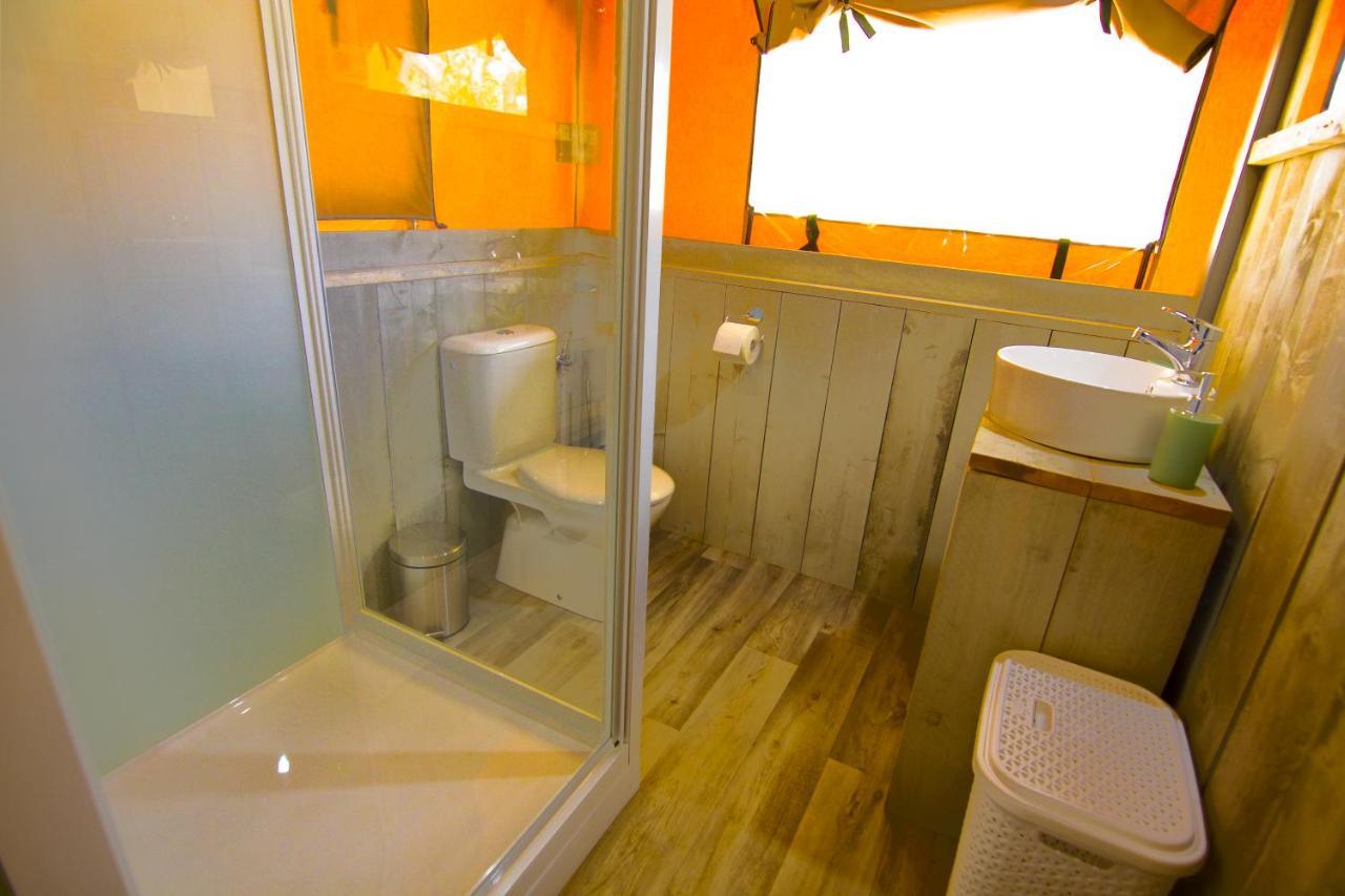 Grande Glamping With Pool Hotel Биоград на Мору Екстериор снимка