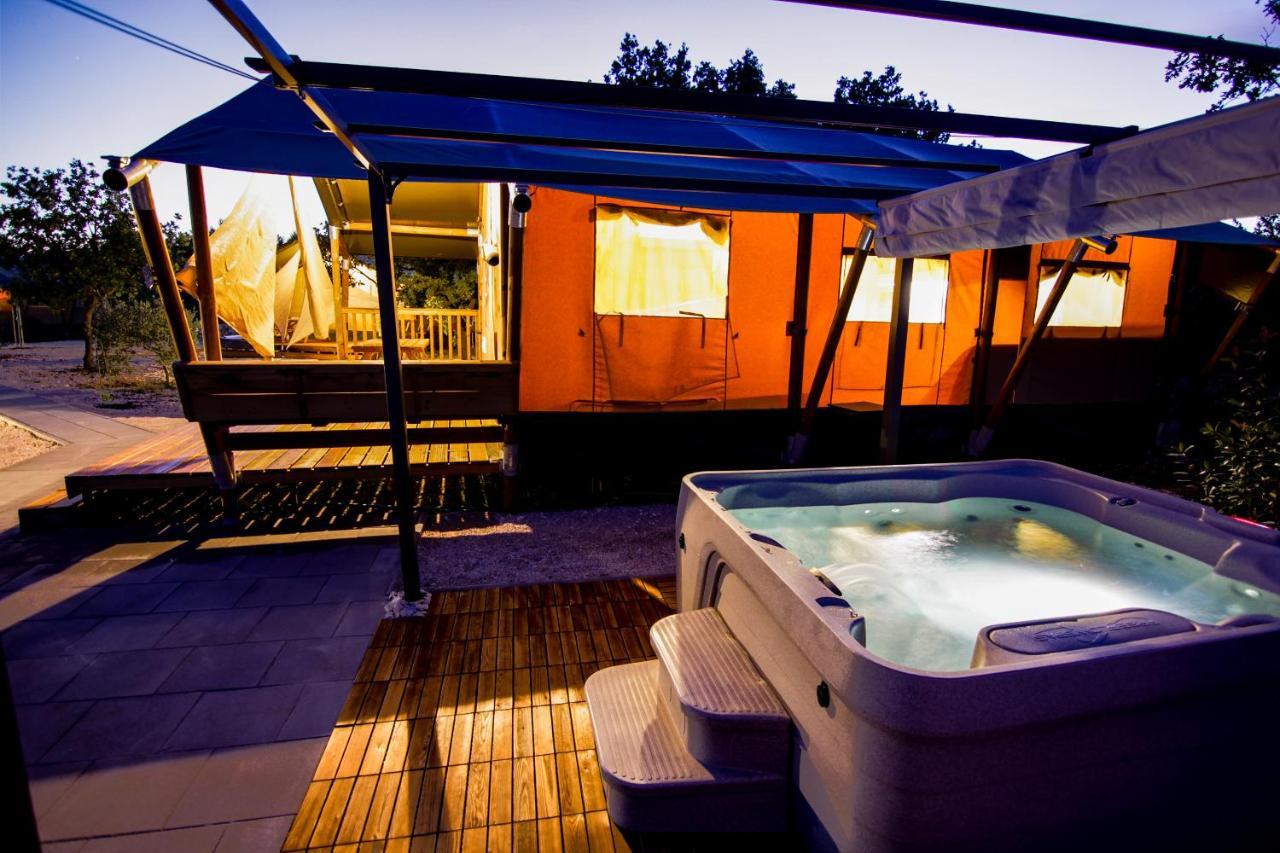 Grande Glamping With Pool Hotel Биоград на Мору Екстериор снимка
