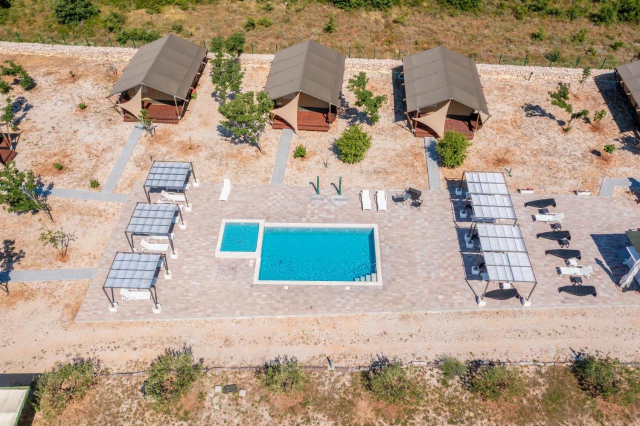 Grande Glamping With Pool Hotel Биоград на Мору Екстериор снимка