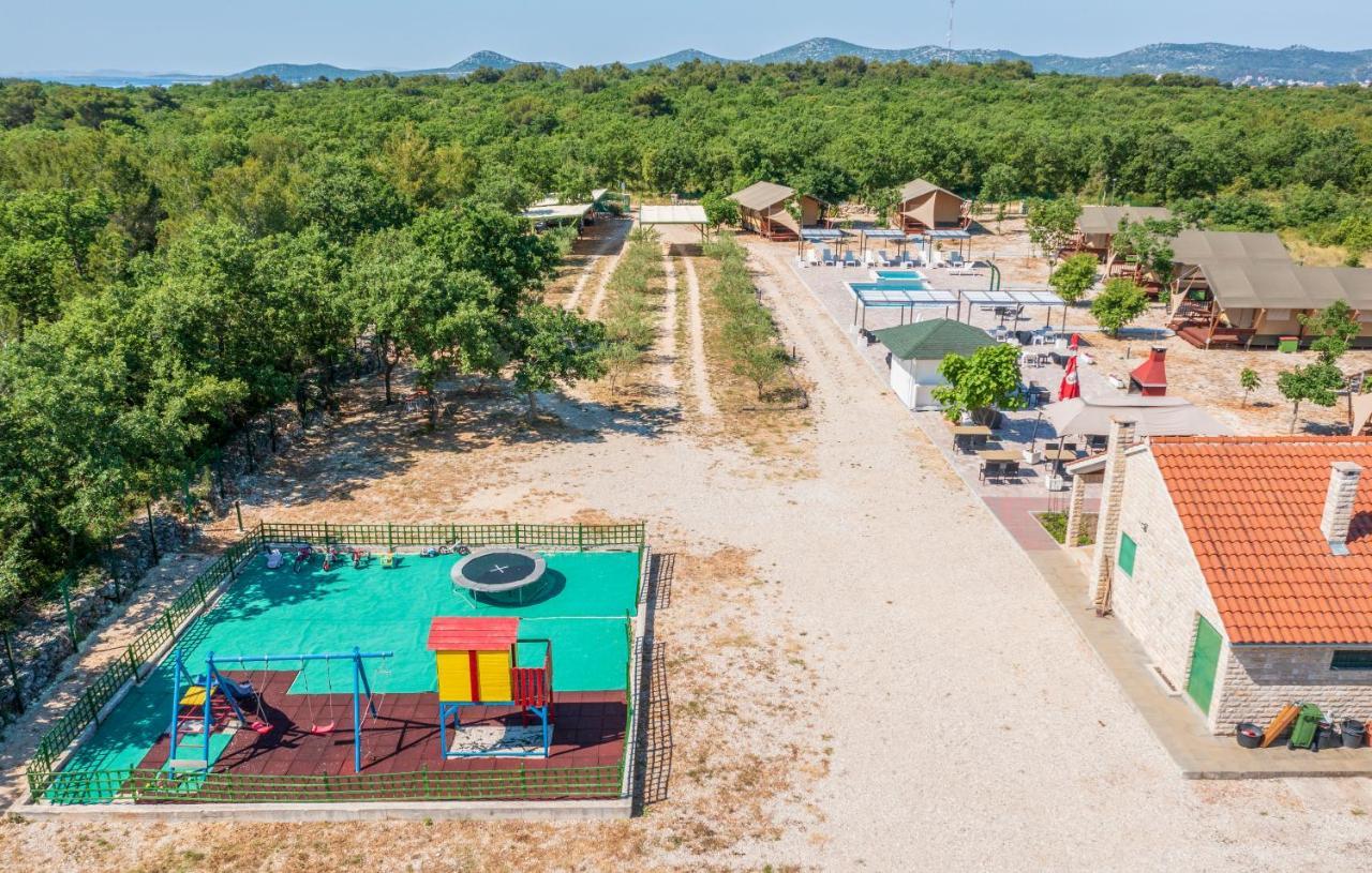 Grande Glamping With Pool Hotel Биоград на Мору Екстериор снимка