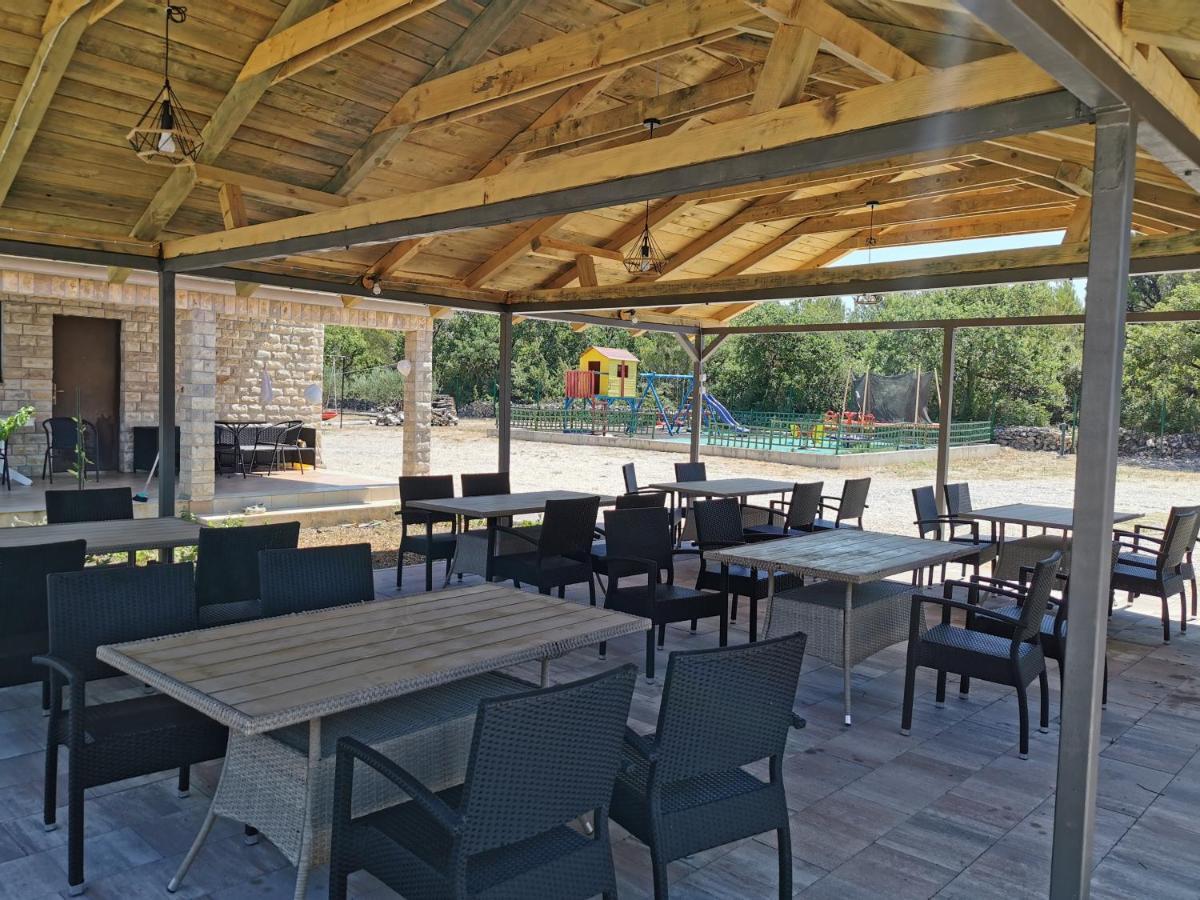 Grande Glamping With Pool Hotel Биоград на Мору Екстериор снимка