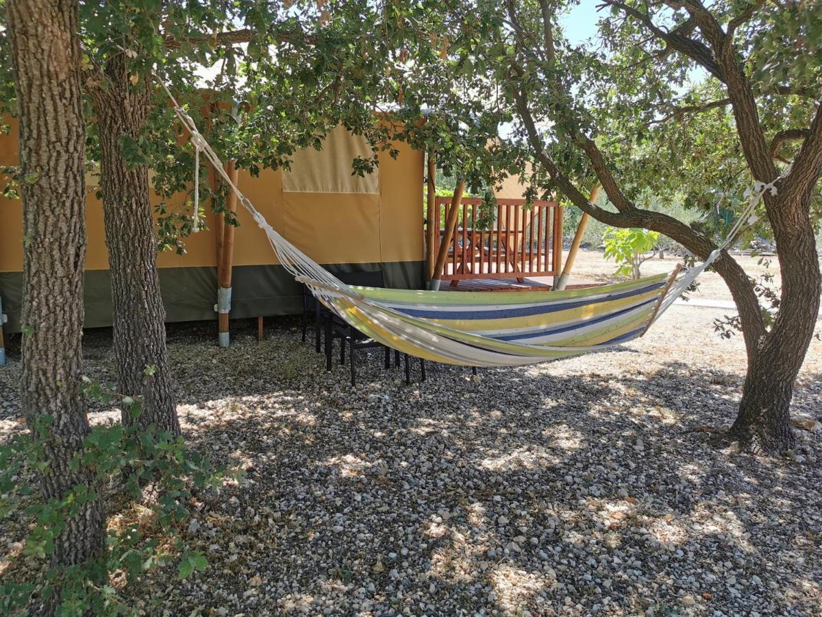 Grande Glamping With Pool Hotel Биоград на Мору Екстериор снимка