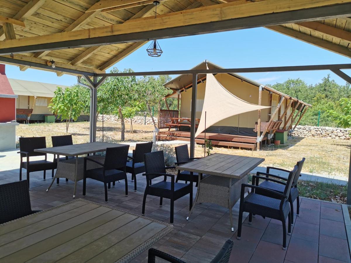 Grande Glamping With Pool Hotel Биоград на Мору Екстериор снимка