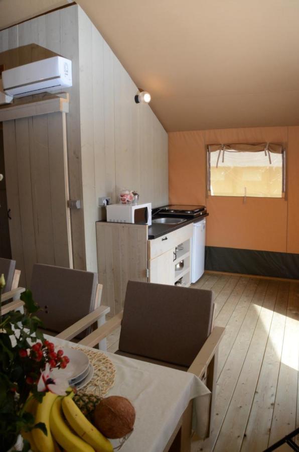 Grande Glamping With Pool Hotel Биоград на Мору Екстериор снимка