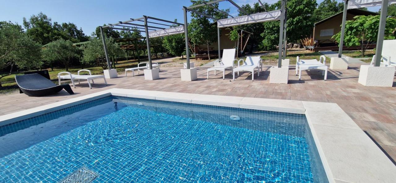 Grande Glamping With Pool Hotel Биоград на Мору Екстериор снимка