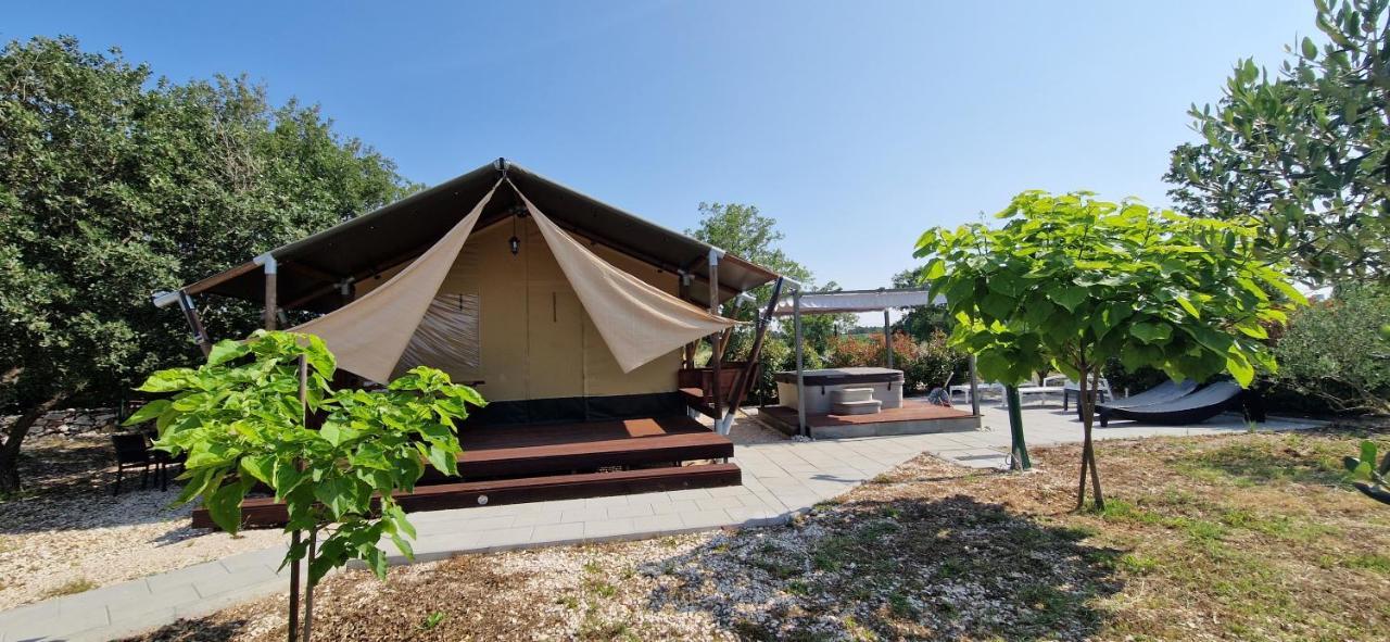 Grande Glamping With Pool Hotel Биоград на Мору Екстериор снимка